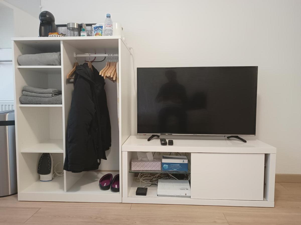 Studio Meuble A Bougival Luaran gambar